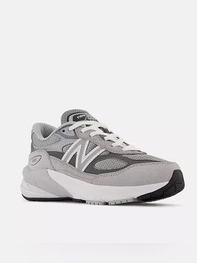 New Balance White and Gray Athletic Sneaker FuelCell 990v6 Lace size 2